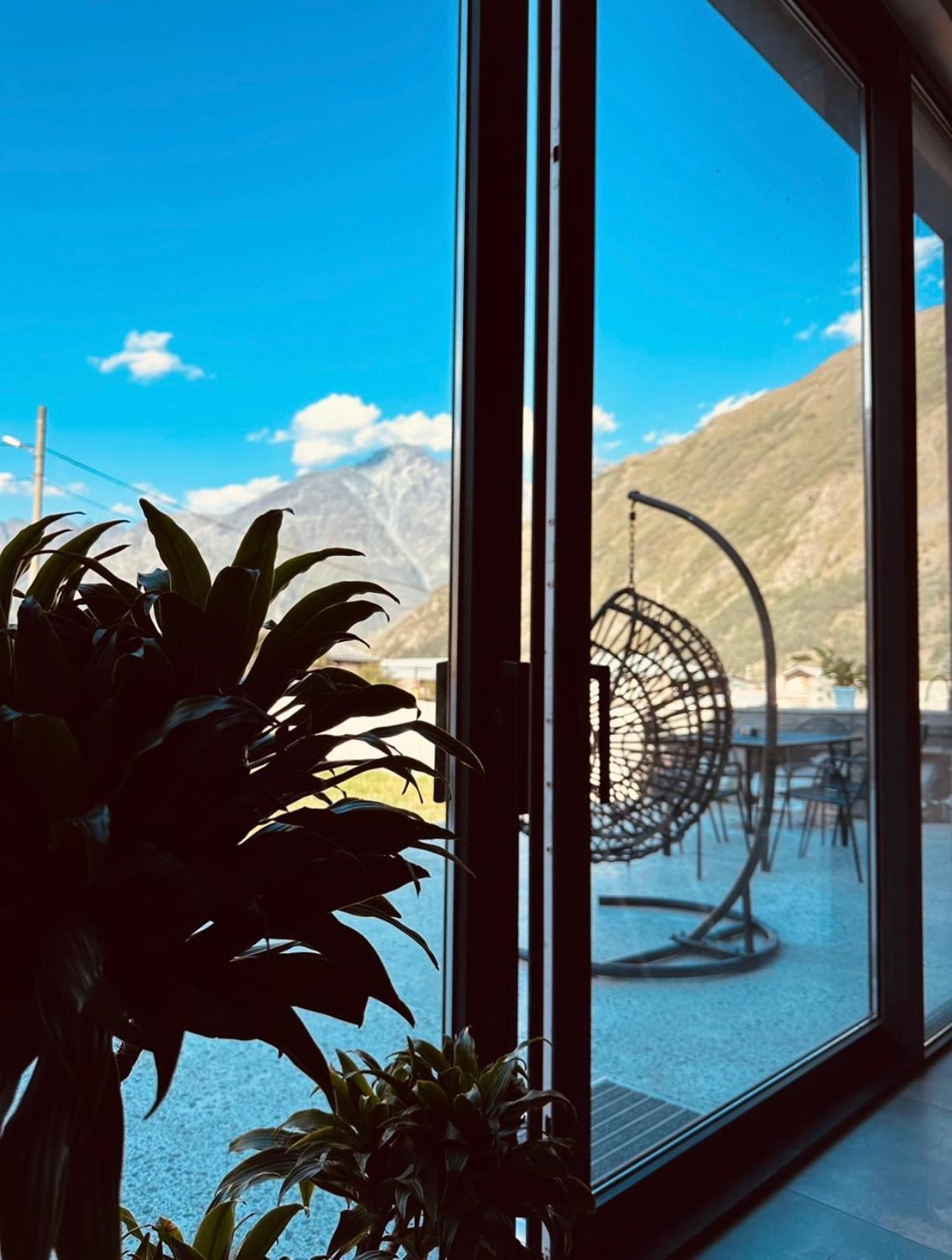 Villa Alpine Escape Kazbegi Exterior foto