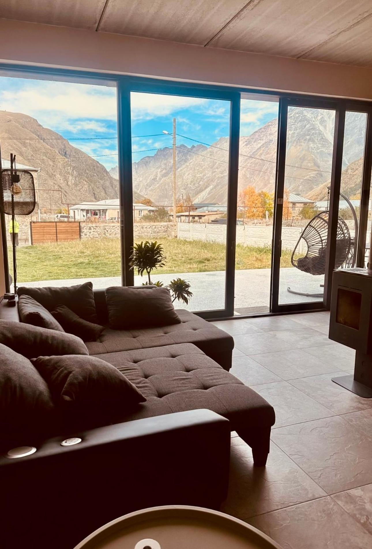 Villa Alpine Escape Kazbegi Exterior foto